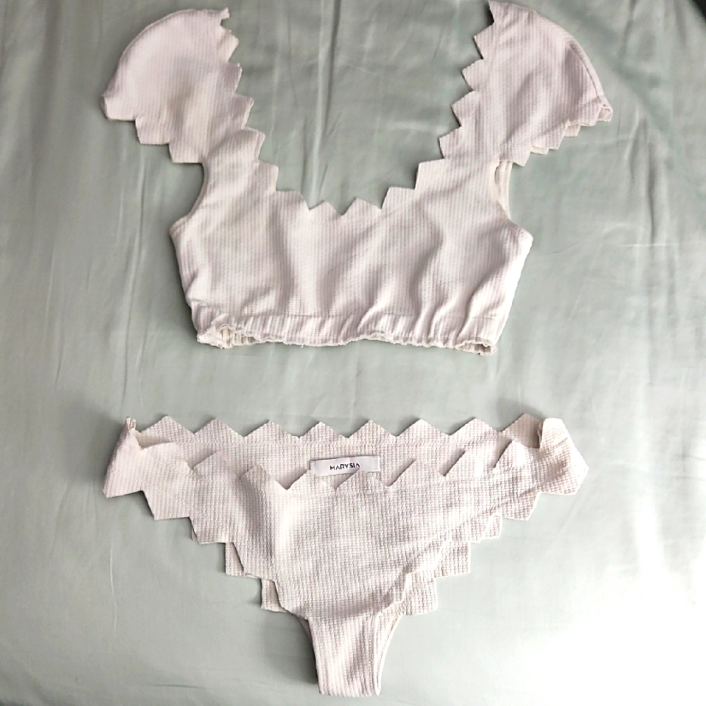 Marysia Swim Mexico Scalloped Cap-Sleeve White Bikini Set - XS